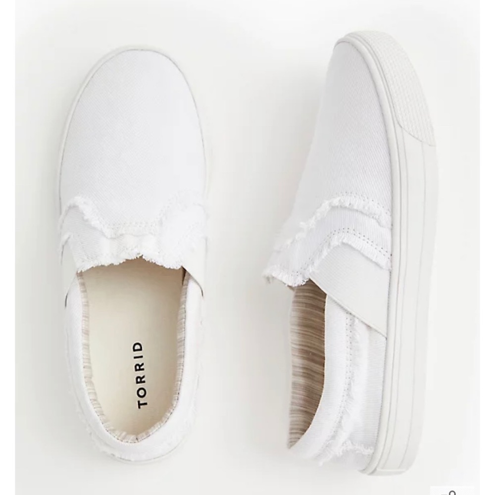 CANVAS SLIP-ON SNEAKER